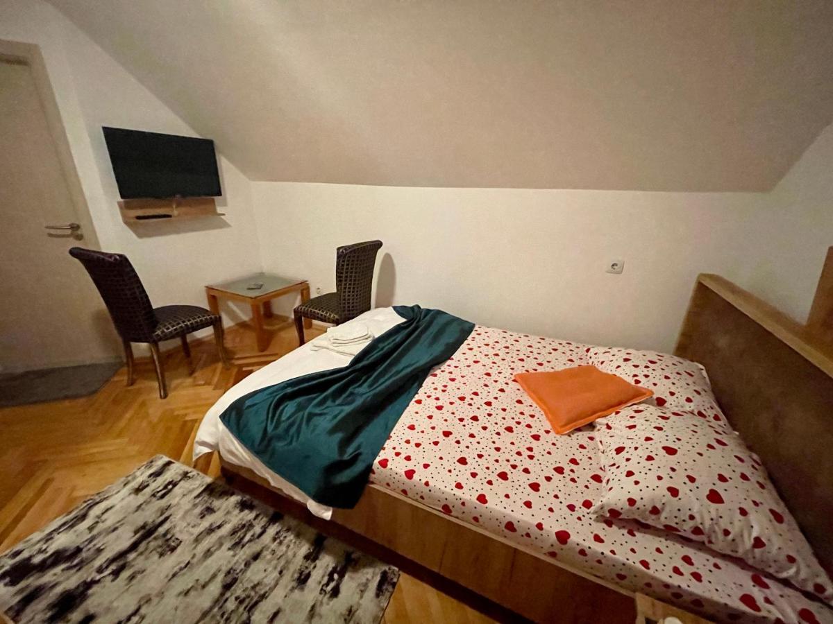 Madigan'S Hotel Kosovo Polje Dış mekan fotoğraf