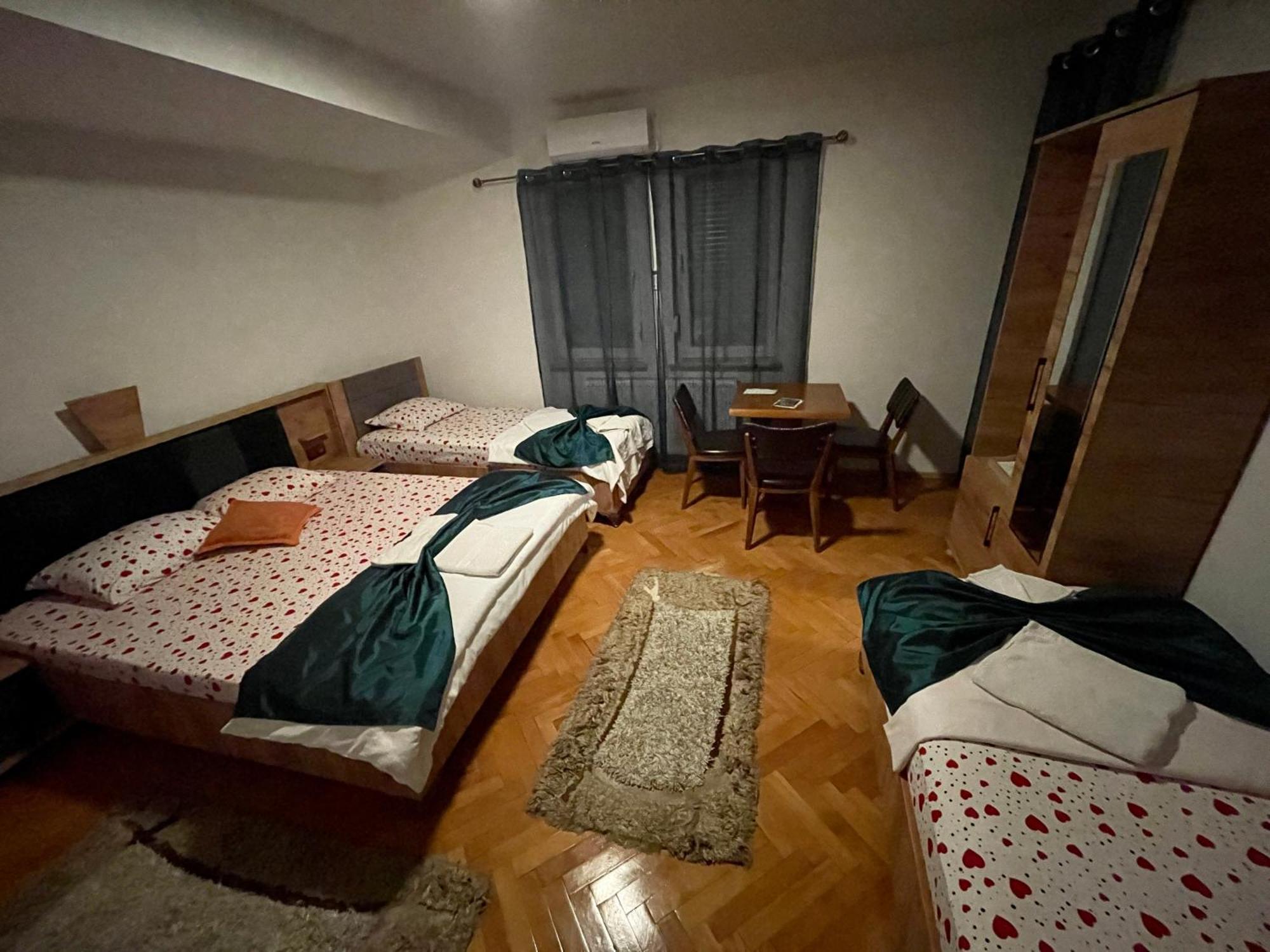 Madigan'S Hotel Kosovo Polje Dış mekan fotoğraf