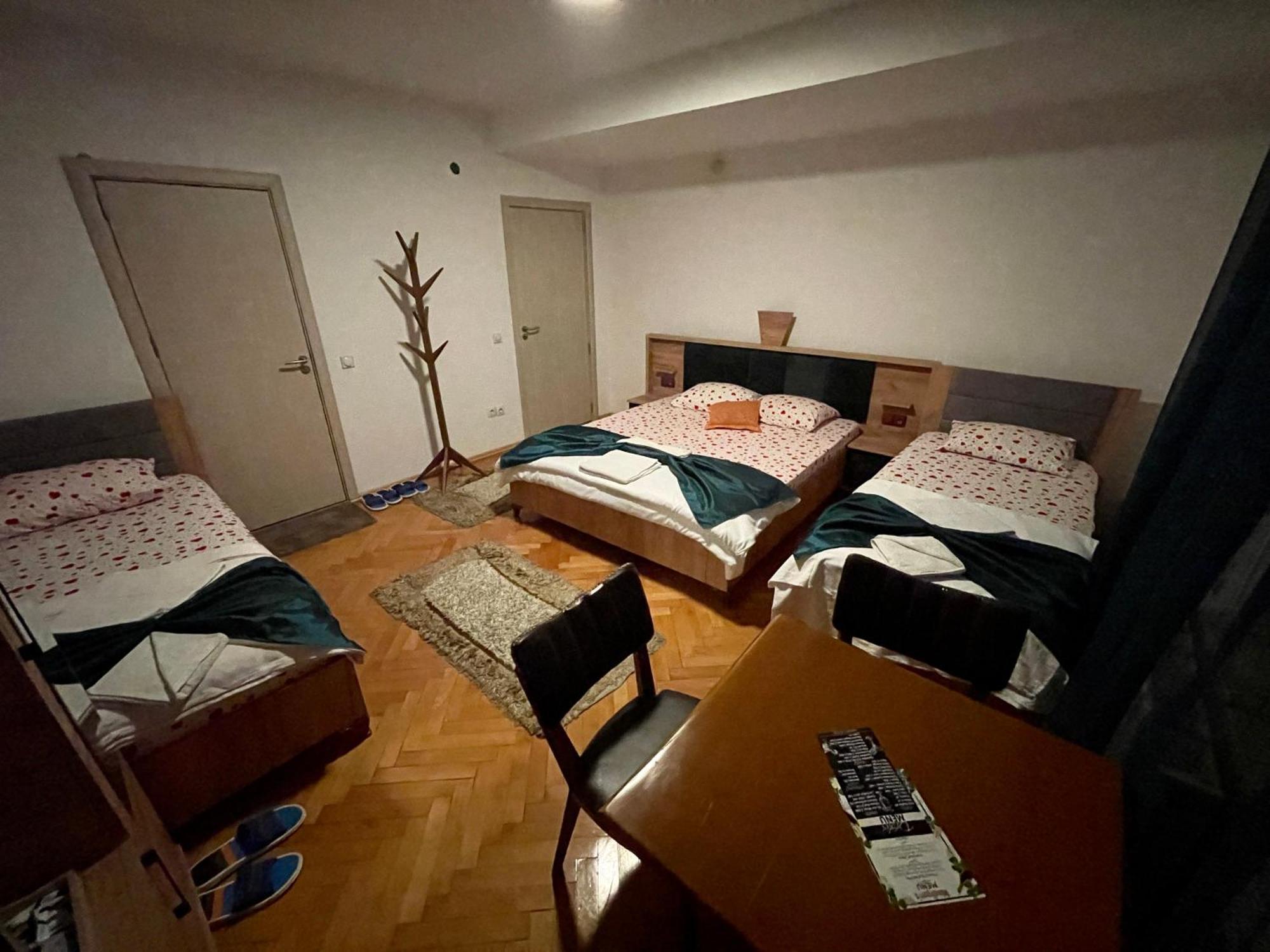 Madigan'S Hotel Kosovo Polje Dış mekan fotoğraf