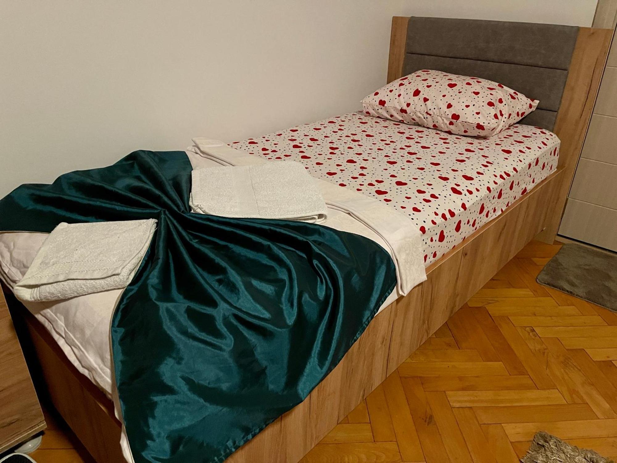 Madigan'S Hotel Kosovo Polje Dış mekan fotoğraf