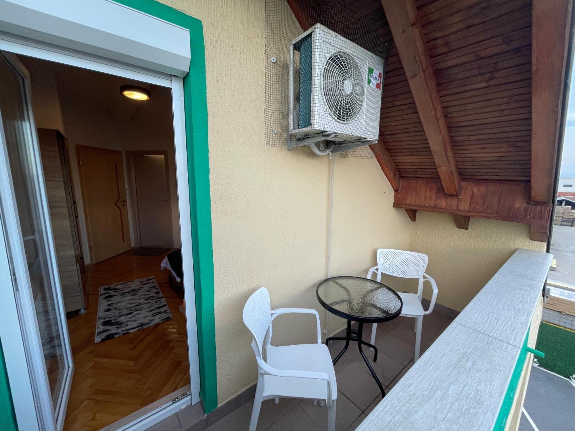 Madigan'S Hotel Kosovo Polje Dış mekan fotoğraf