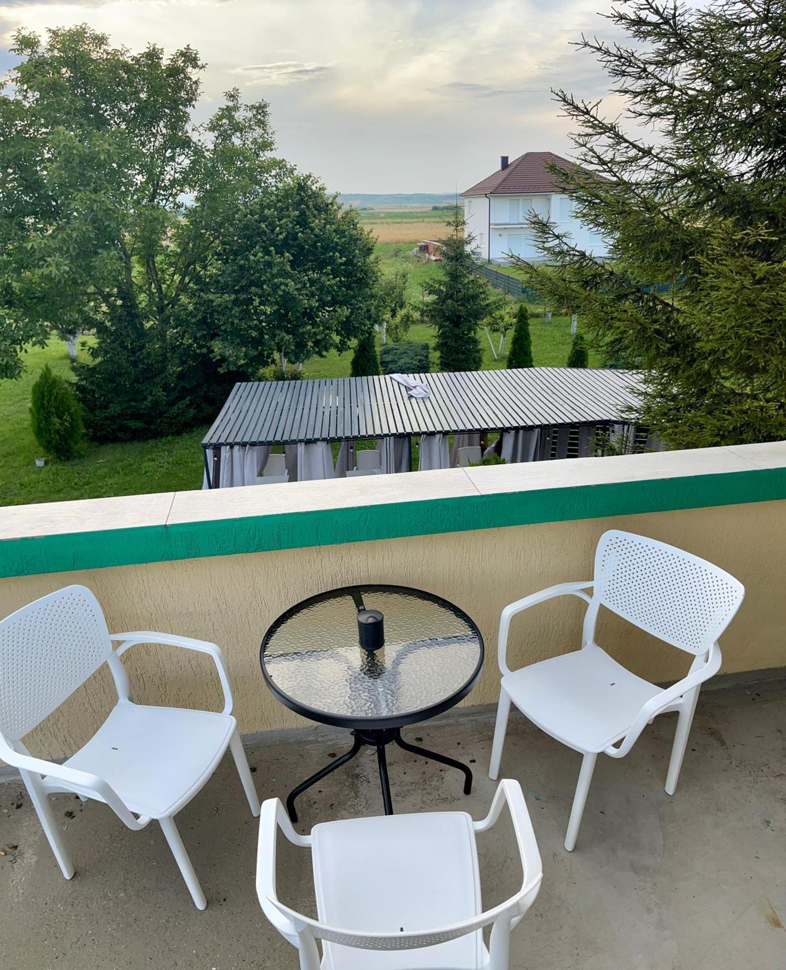 Madigan'S Hotel Kosovo Polje Dış mekan fotoğraf