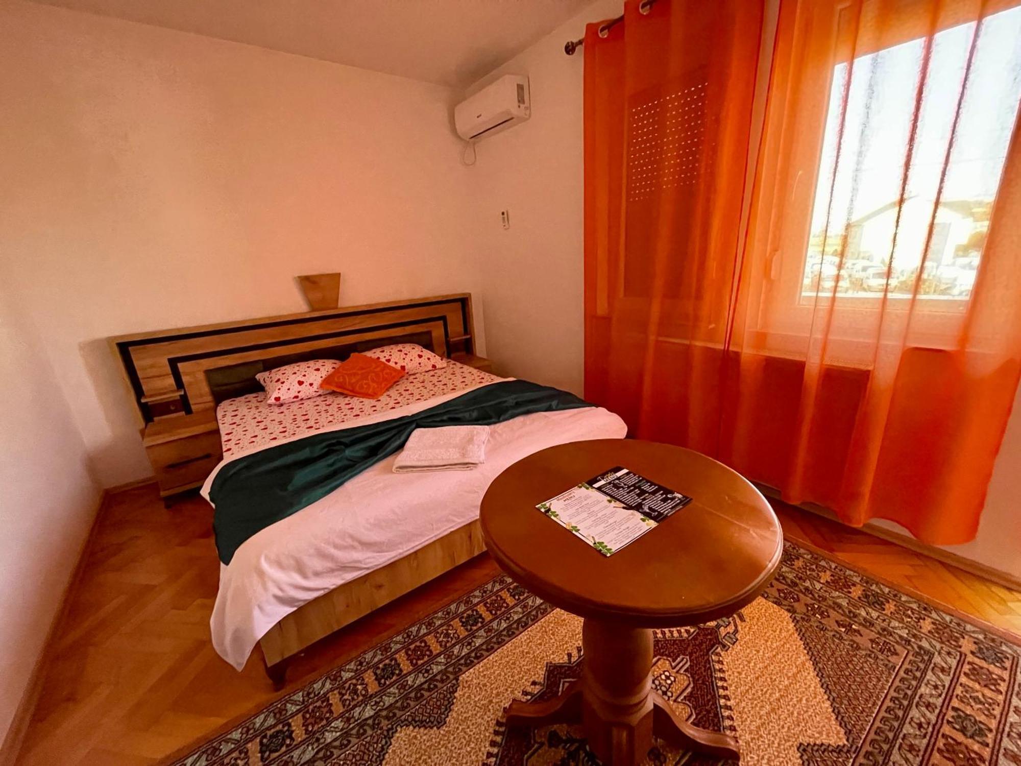Madigan'S Hotel Kosovo Polje Dış mekan fotoğraf