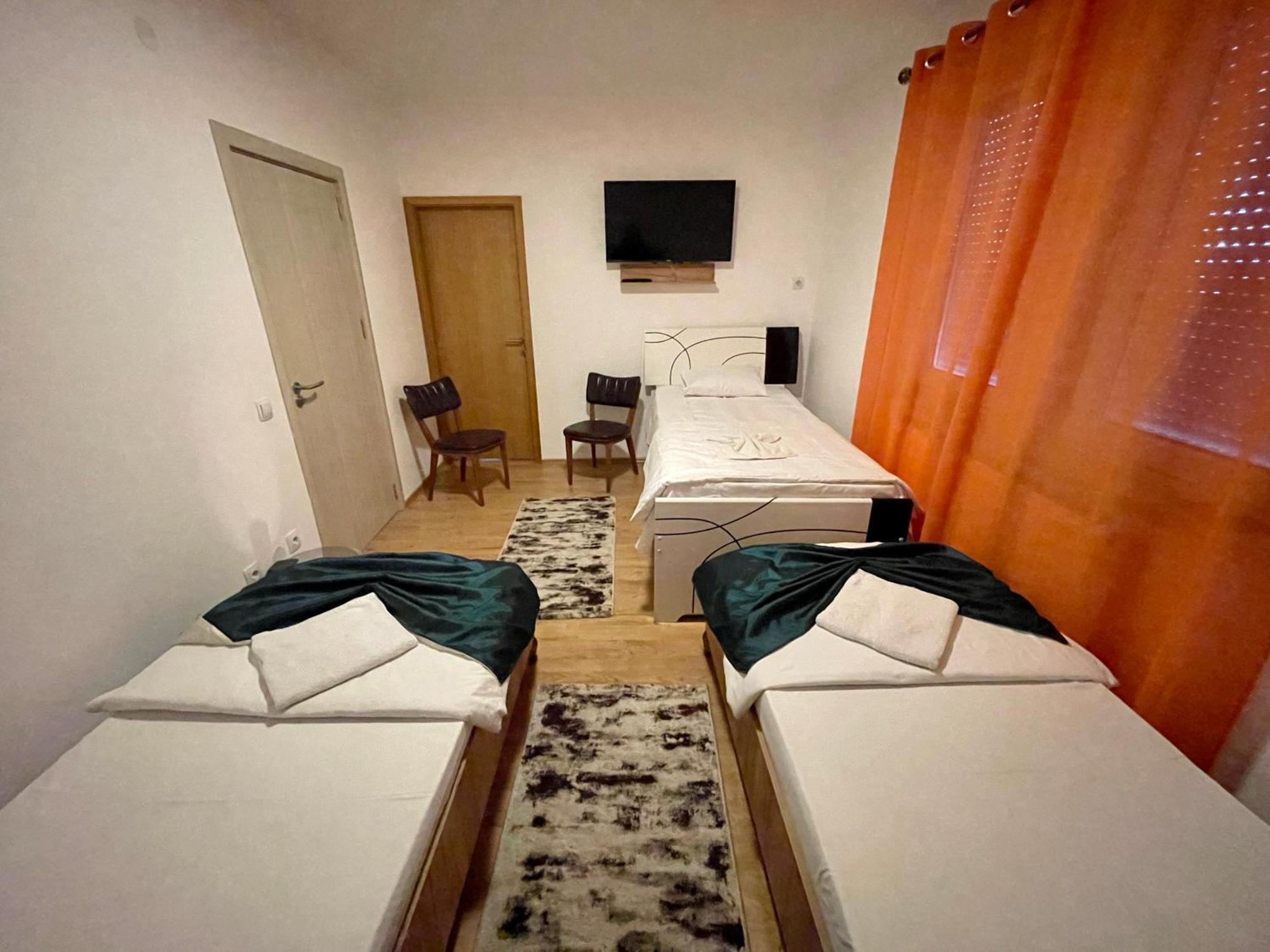Madigan'S Hotel Kosovo Polje Dış mekan fotoğraf